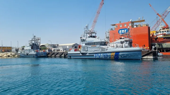 Primopredaja 17 m patrolnih brodova - Cipar