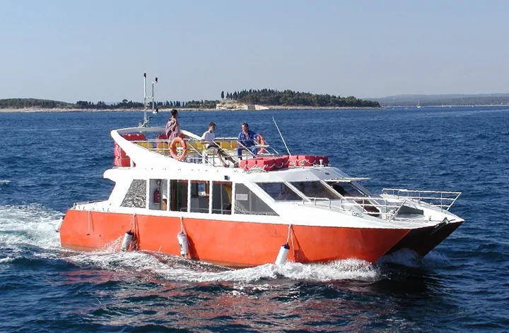Tourist boat for underwater observing AQ 127