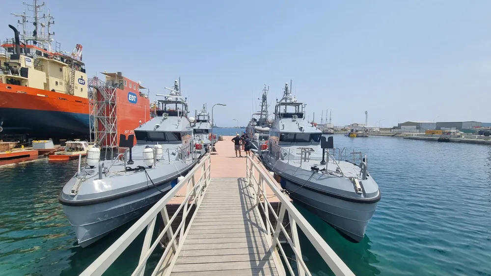 Primopredaja 17 m patrolnih brodova - Cipar