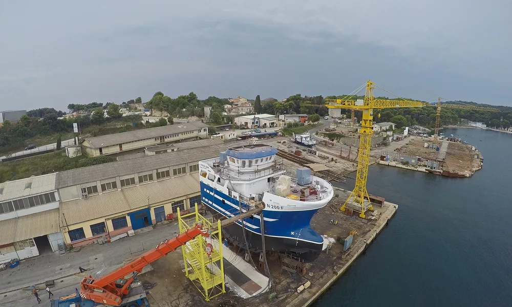 Fish farm service vessel – GR. 107