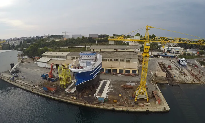 Fish farm service vessel – GR. 107