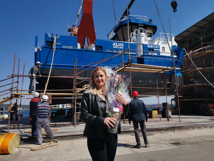 Fish farm service vessel – catamaran